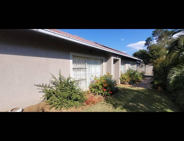 3 BEDROOM HOUSE FOR SALE IN MAYBERRY PARK